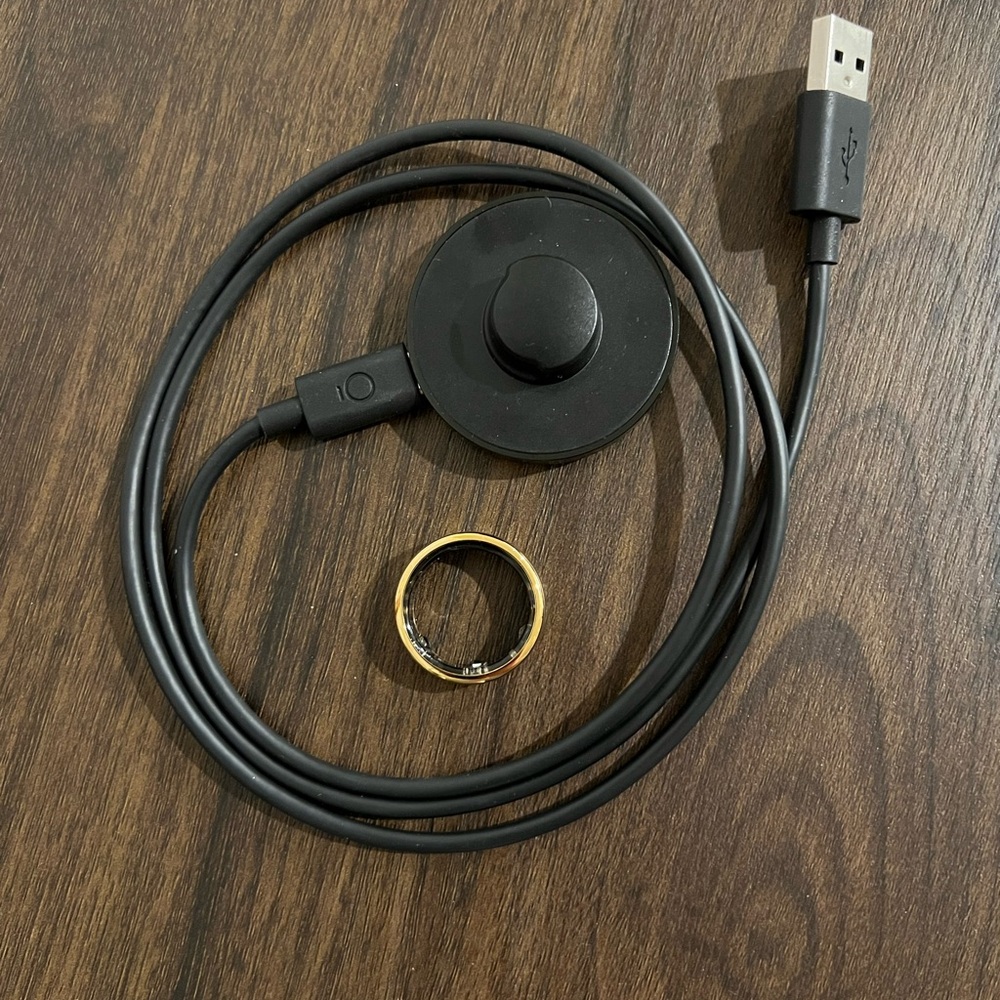 Oura Gold Ring with Black Charging Set - Size 10